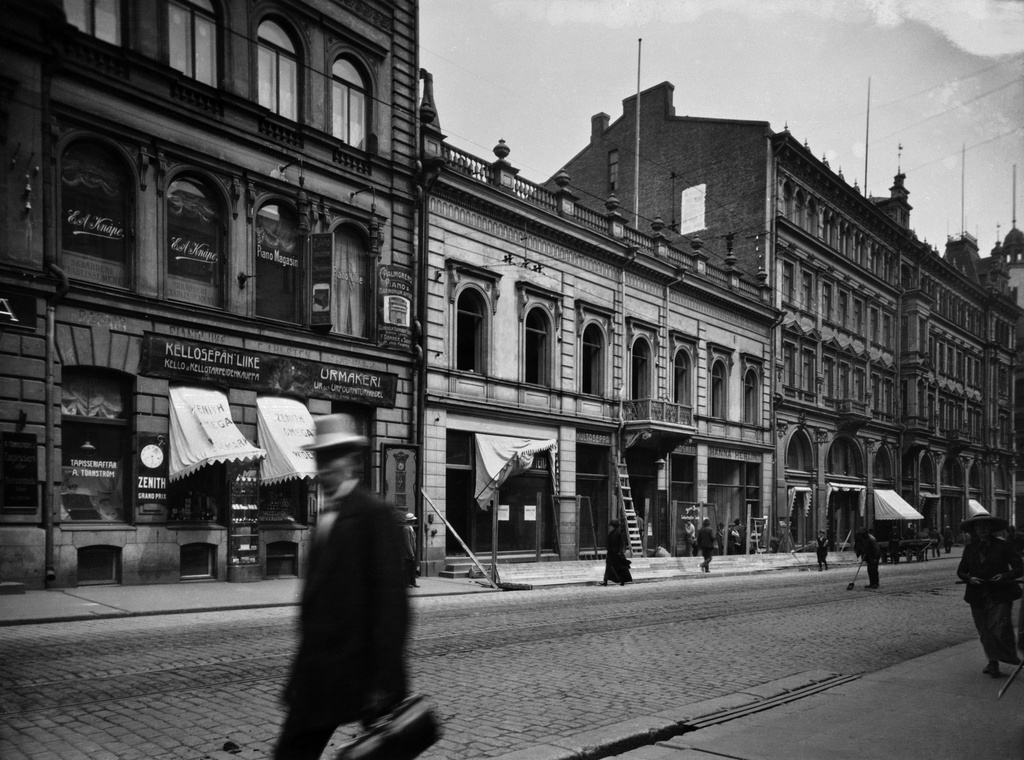Aleksanterinkatu 17, 15. Kluuvi