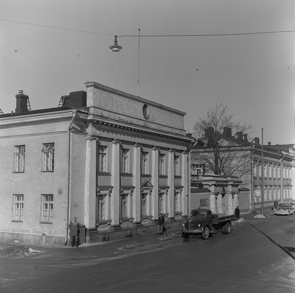 II sisätautienklinikka, Unioninkatu 38. Arkkitehti C. L. Engel.