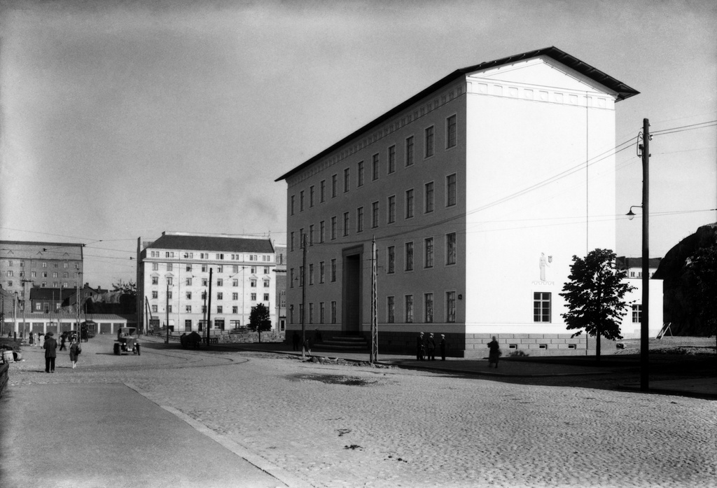 Helsinginkatu 26. Suomenkielinen työväenopisto.