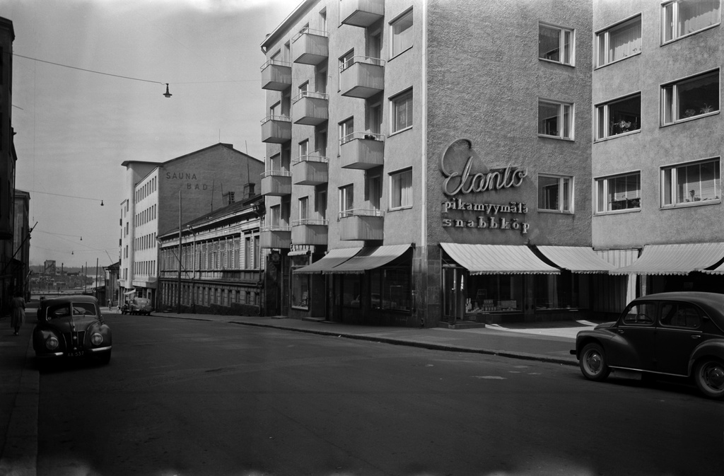 Eerikinkatu 39, 41, 43. Elannon pikamyymälä Eerikinkadulla.