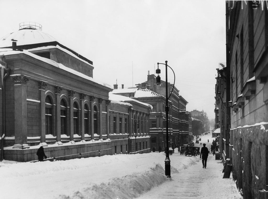 Fabianinkatu 33. Yliopiston voimistelulaitos.