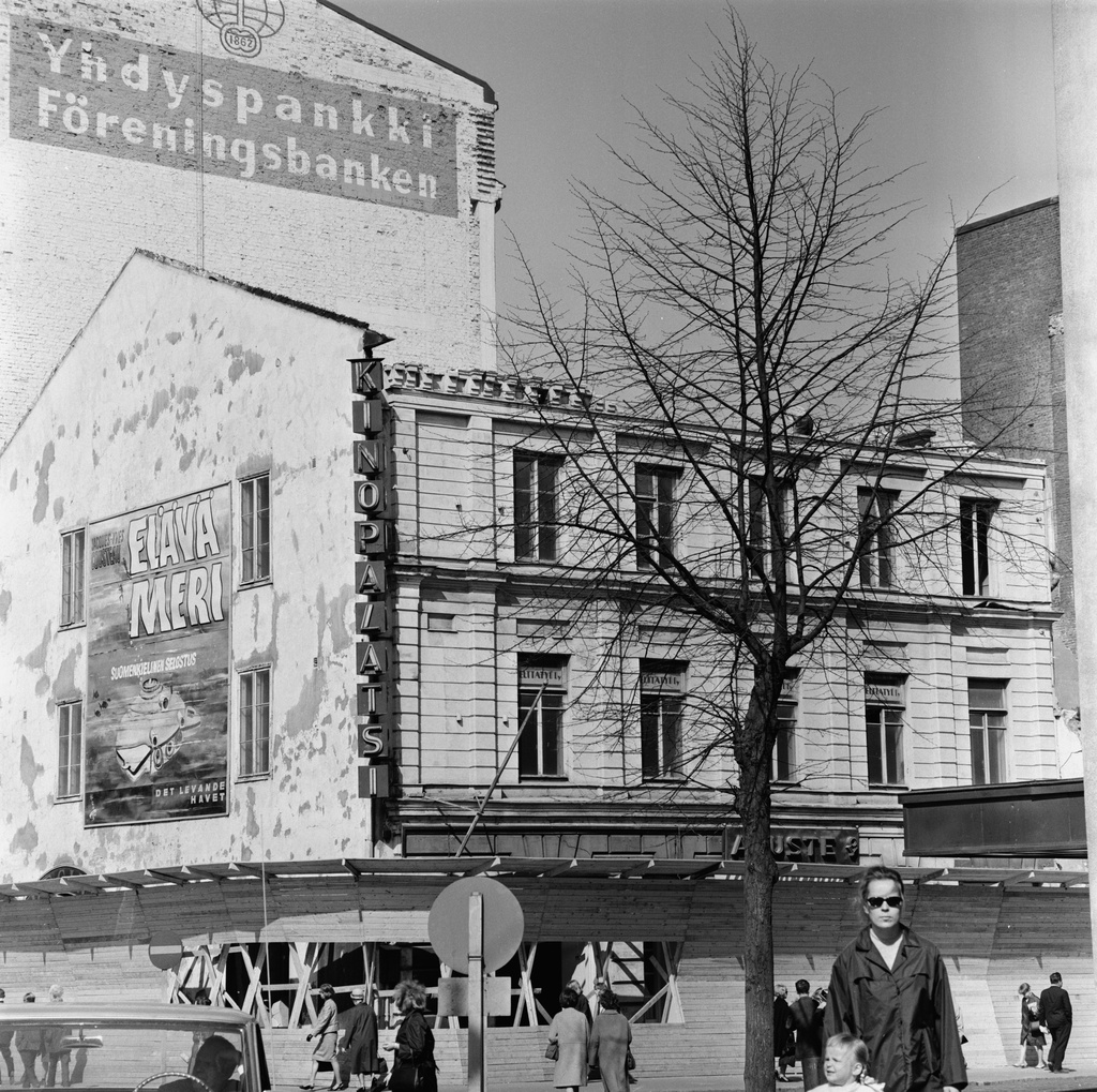 Elokuvateatteri Kino-Palatsin talon purkaminen, Pohjoisesplanadi 39..