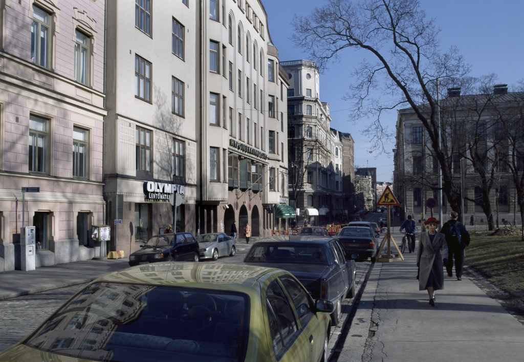 Yrjönkatu 11, 9, 7.; dia, filmi, väri