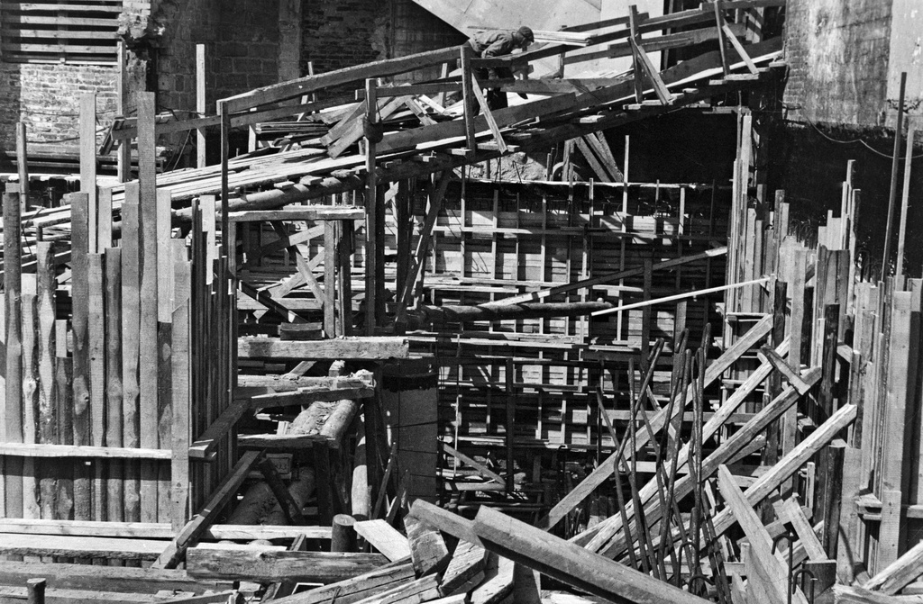 Aleksanterinkatu 9. Elannon tavaratalon rakennustyömaa.