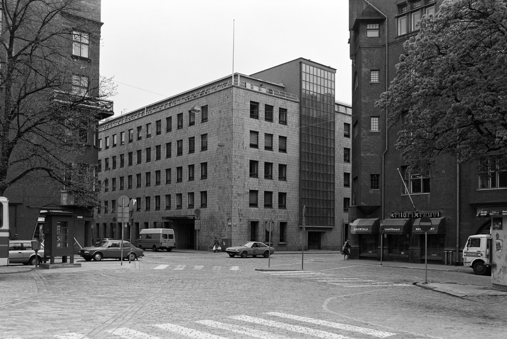Fabianinkatu 17, 19. - Pohjoinen Makasiinikatu.