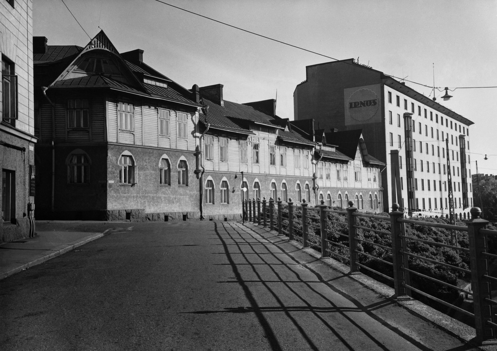 Laivurinkatu 35, 33.