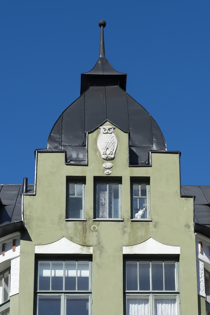 Huvilakatu 12. G.W. Nybergin suunnittelema rakennus vuodelta 1910. Yksityiskohta - julkisivun koristeita.