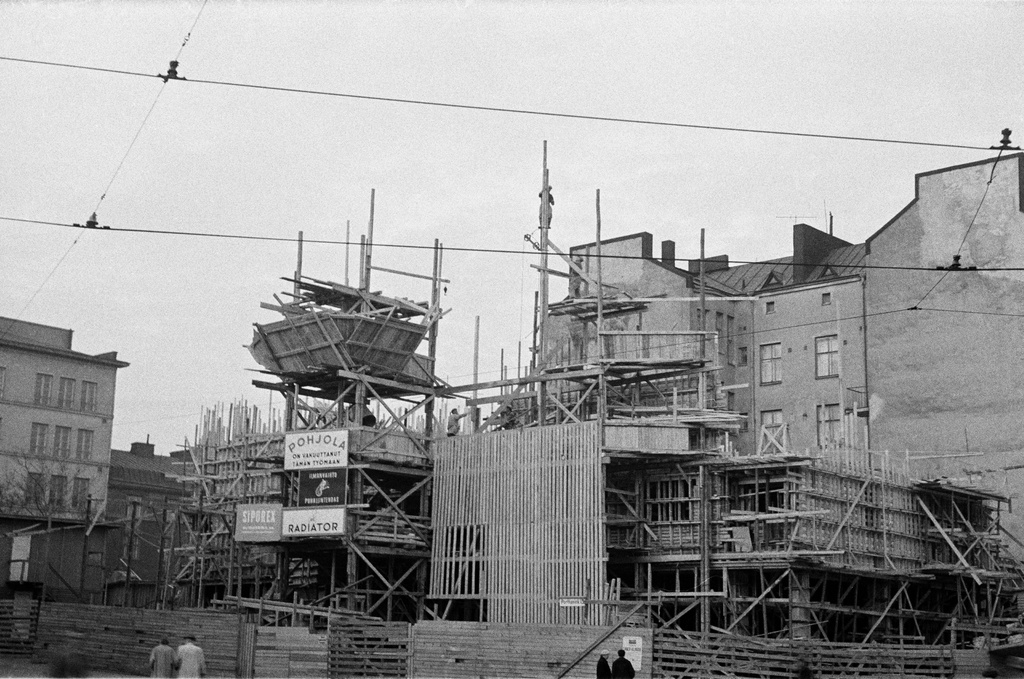 Porthaninkatu 13 rakenteilla.