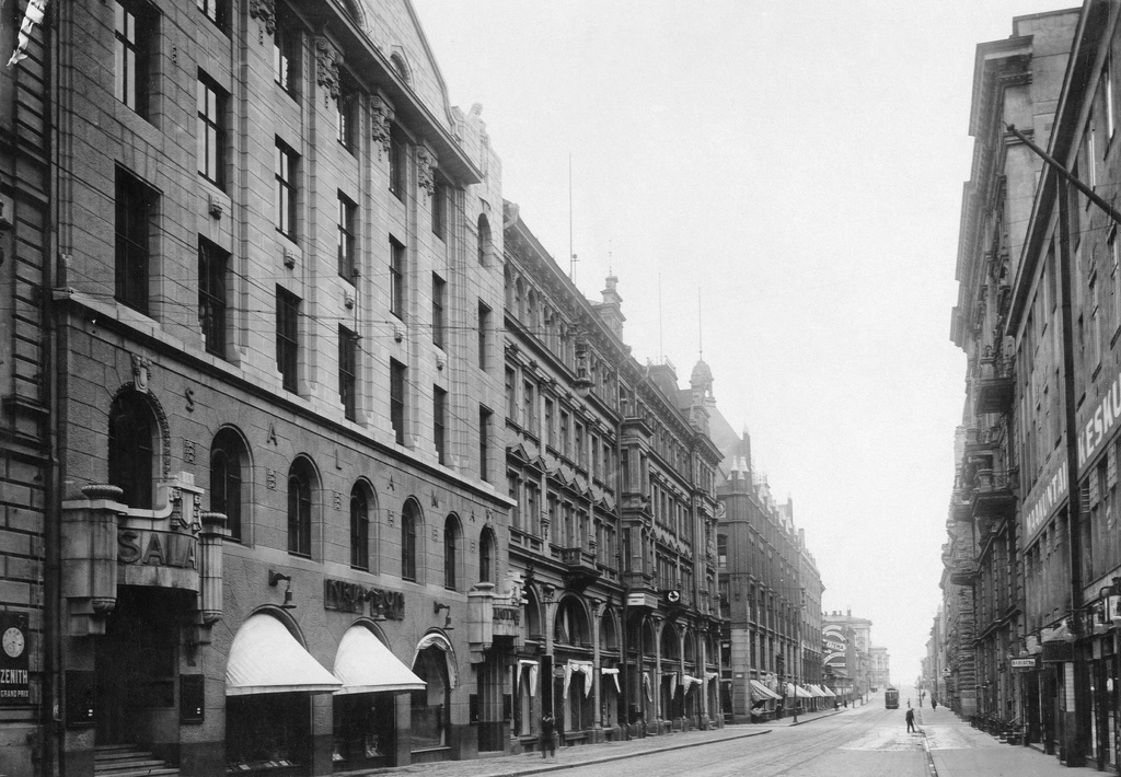 Aleksanterinkatu 15. Kortteli 97 Jänis.
