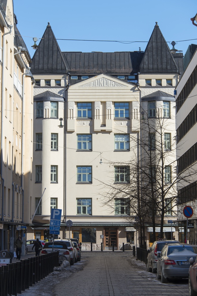 Yrjönkatu 25. Heikki Kaartisen suunnittelema rakennus "Jukola". Rakennusvuosi 1906.