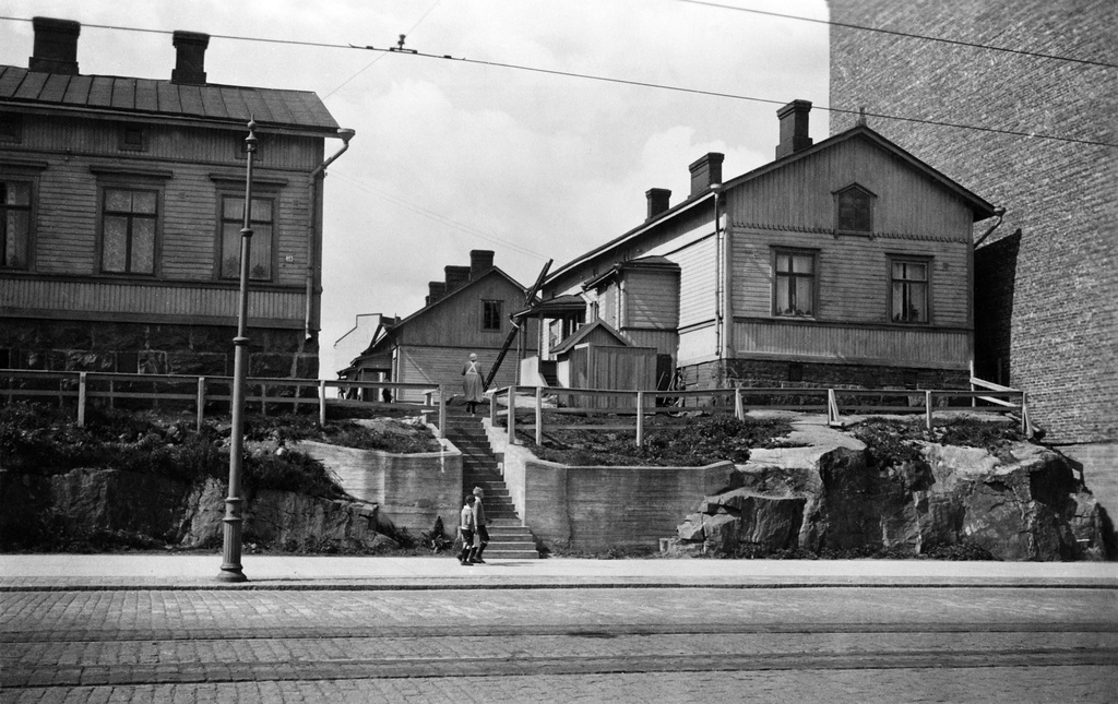Turuntie 74 (= Mannerheimintie 102).