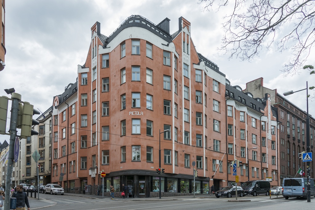 Yrjönkatu 38 - Simonkatu 10. Heikki Kaartisen suunnittelema rakennus vuodelta 1908.