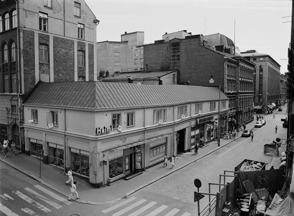 Kluuvikatu 5.  Nykyinen Kluuvikatu 7, 5.