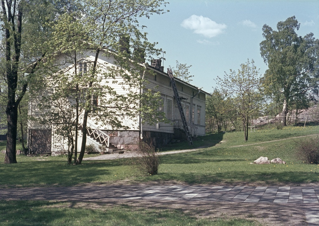 Kivelän sairaalan aluetta.