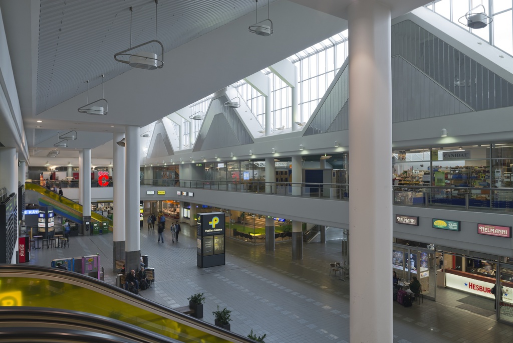 Pasilan asema, Ratapihantie 6. Interiööri. (Arkk. toim. Castrén-Jauhiainen-Nuuttila, 1990).