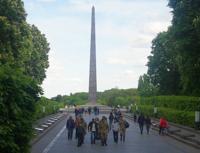 Photo Kiev Monument of Eternal Honor rephoto