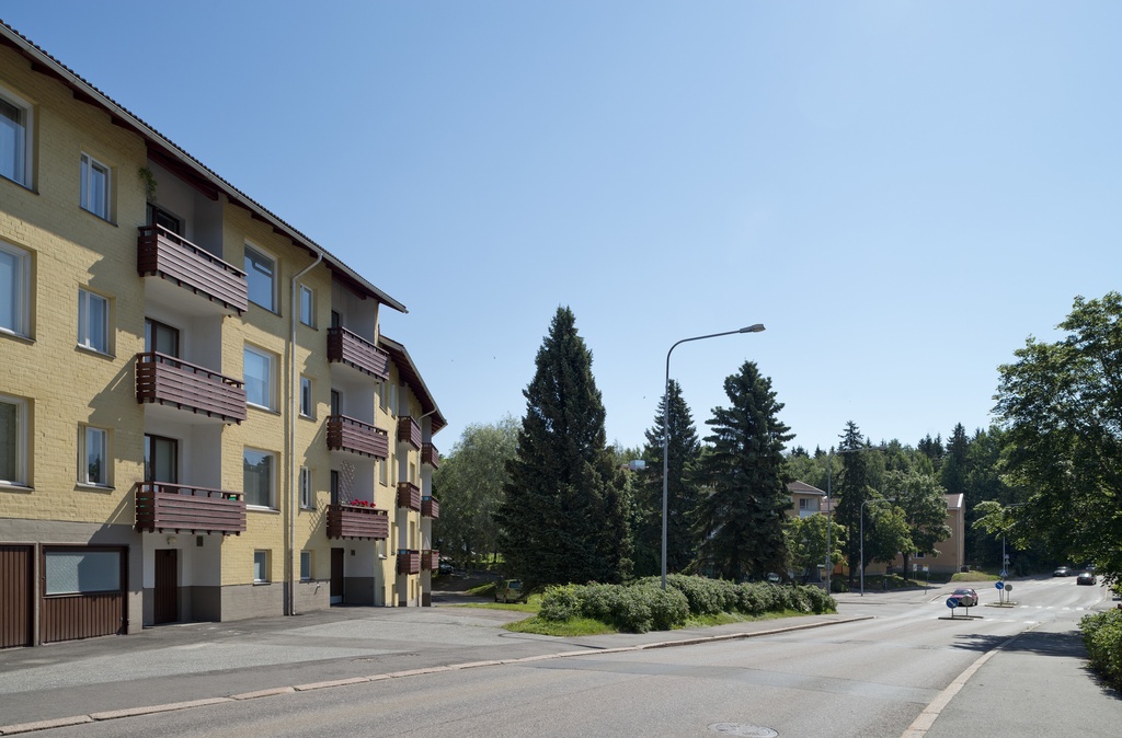 1950-luvun lähiöarkkitehtuuria Maunulassa, Männikkötie 5.