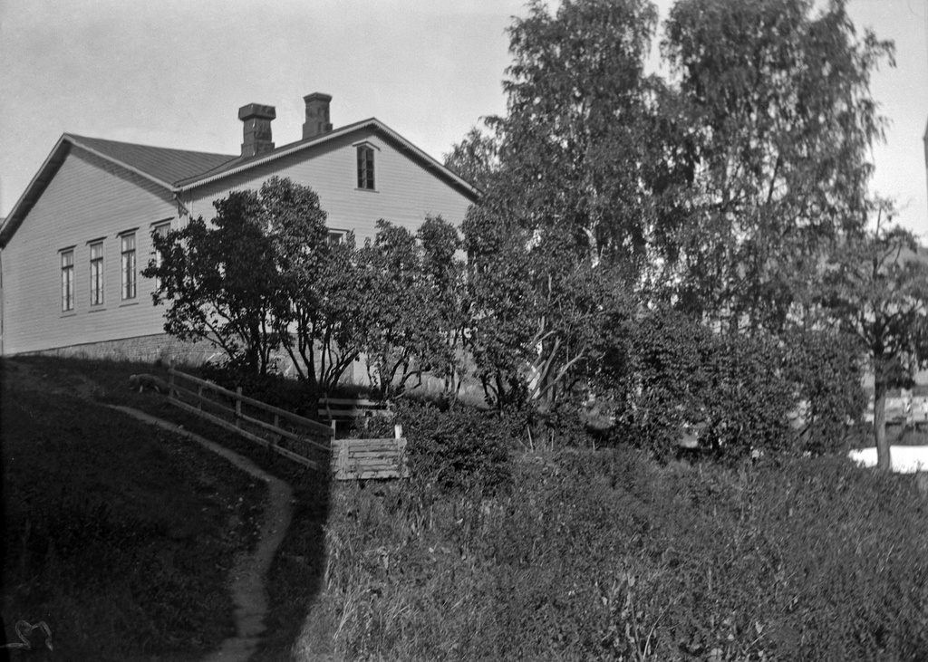 Dagmarinkatu 3, 1. Tunturikoulu, Töölön kansakoulun sivukoulu.