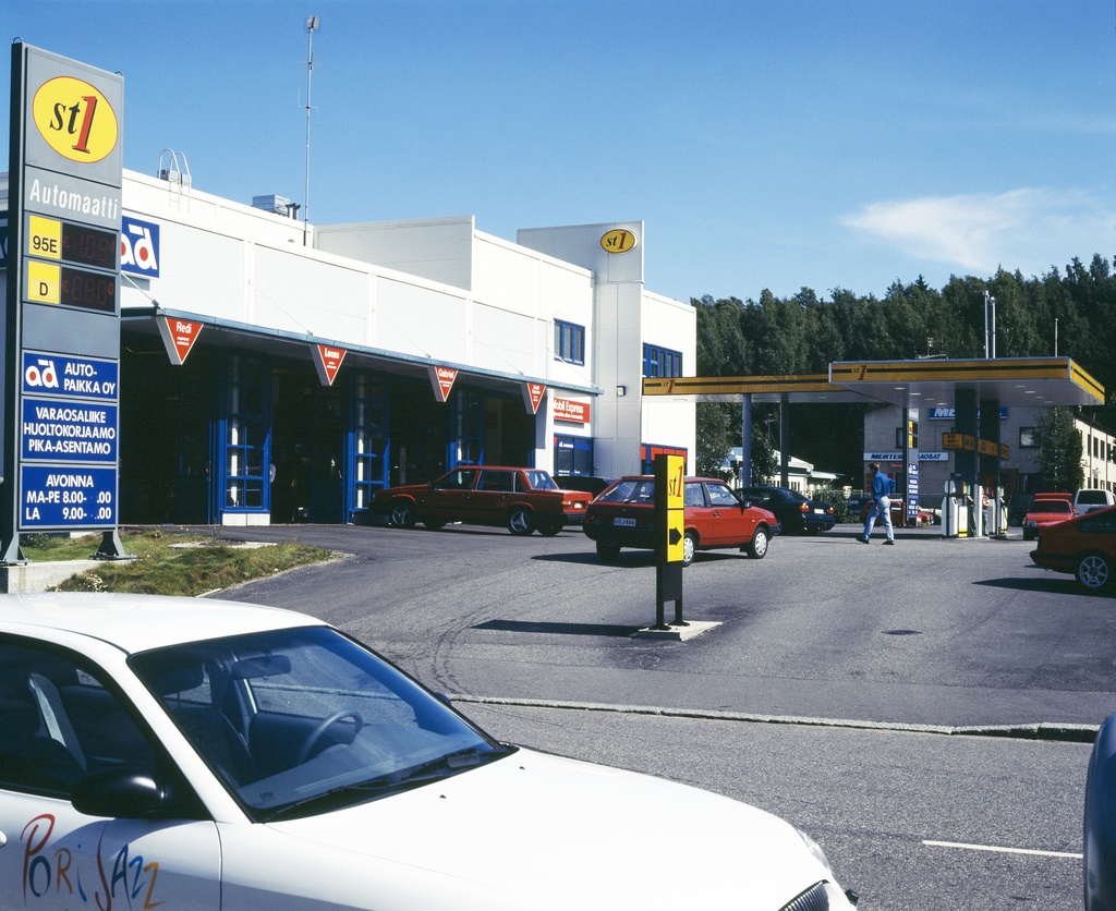 Kiinteistöosakeyhtiö Sahaajankatu 50. Herttoniemen Station 1.  Station 1 Finland Oy