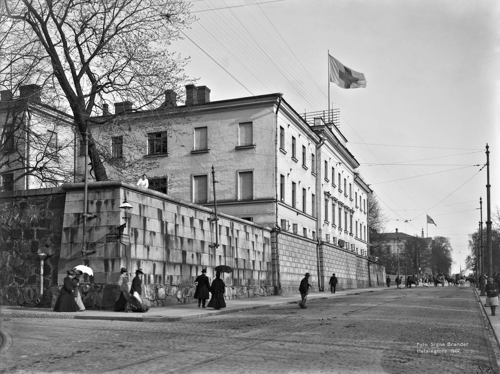 Unioninkatu 37.  Vanha klinikka.