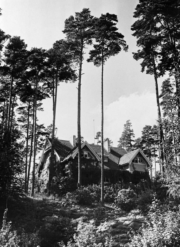 Vuosaari, Kallvik. Huvila Blåsippan, omistaja 1928-1938 Charlotte Parviainen.