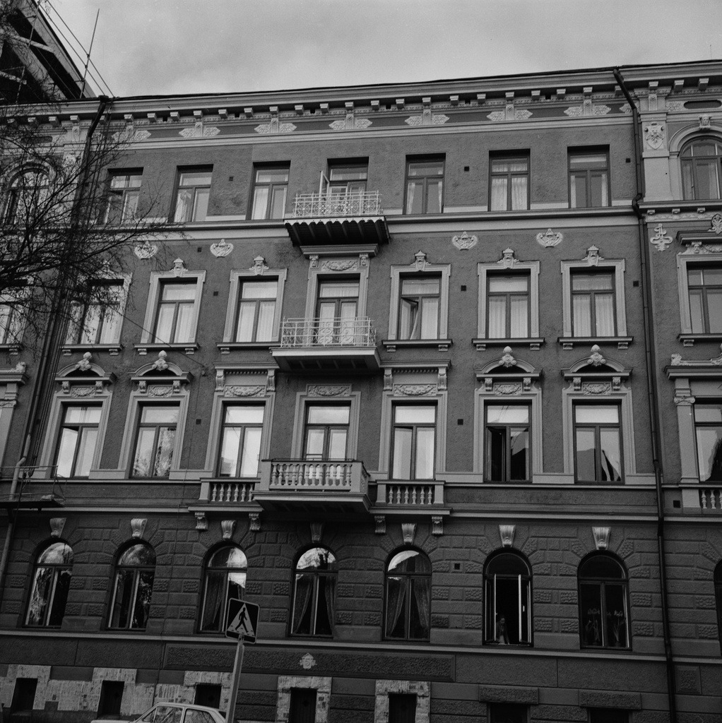 Rahapajankatu 5 - Satamakatu 2. Arkkitehti Gustav Nyström, valmistunut 1897.