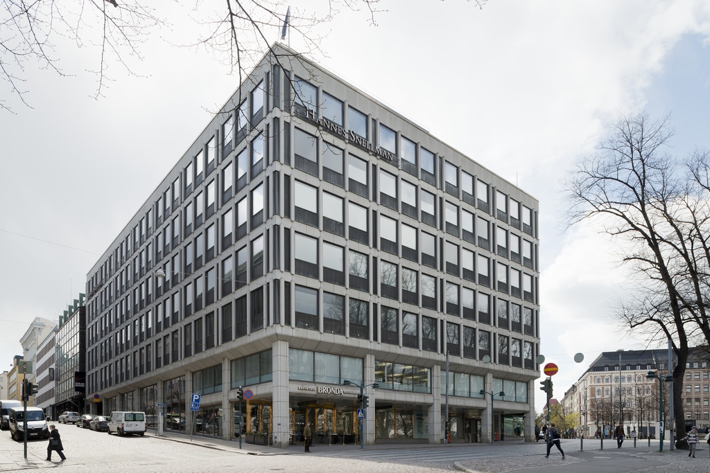 Brondan kulma, Eteläesplanadi 20 - Korkeavuorenkatu 36. Arkkitehti Keijo Petäjä, 1975. City-inventointi.