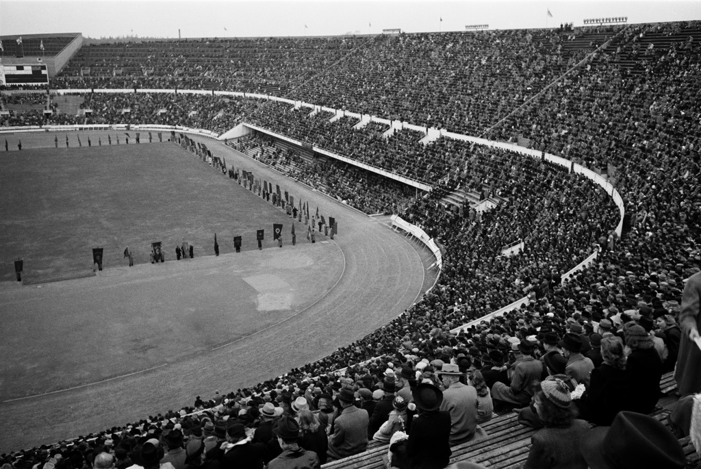 Vasemmistopuolueiden yhteinen vappujuhla Stadionilla.