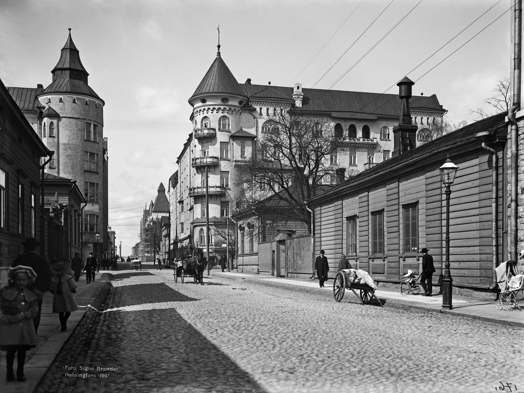 Fredrikinkatu 37, 39.