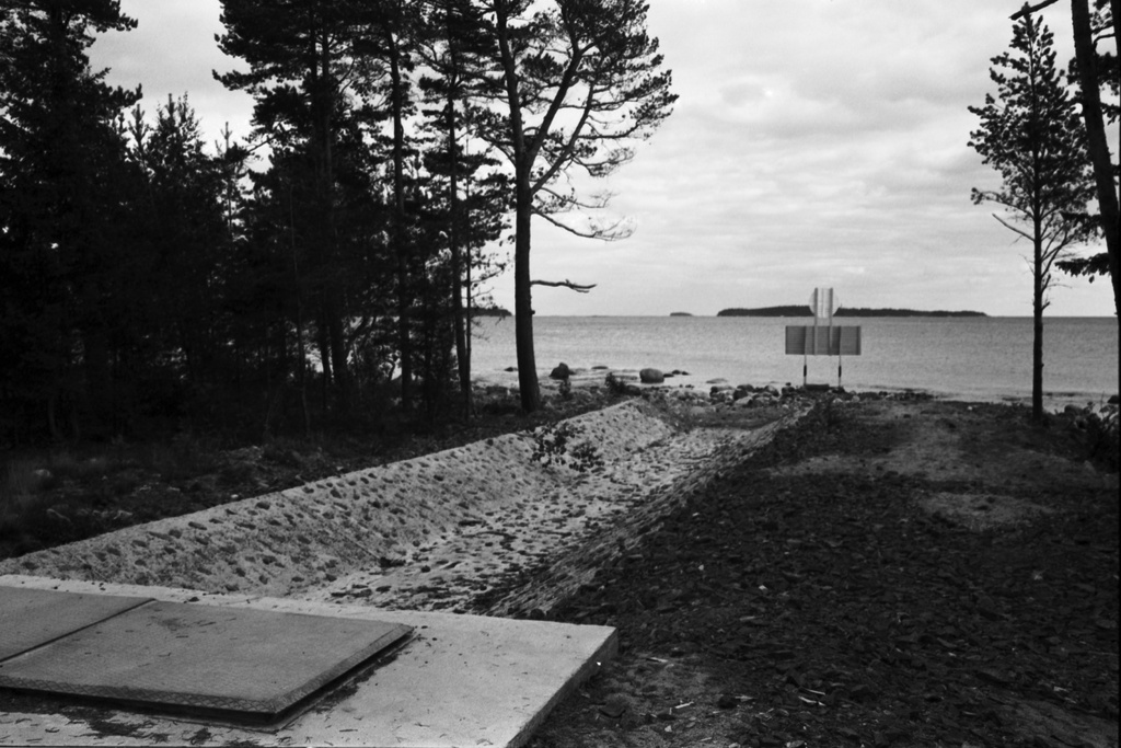 Särkkäniemi. Mereen johtava viemäri Särkkäniemen rannalla.