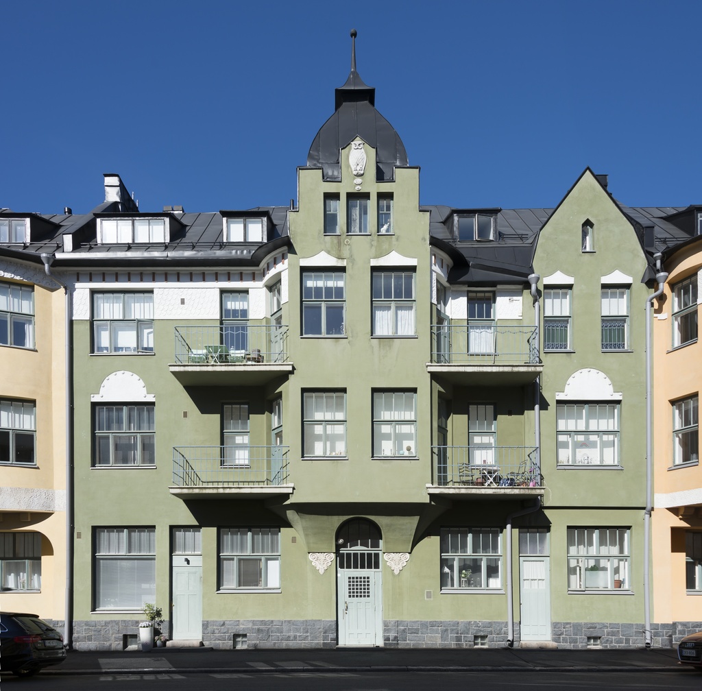 Huvilakatu 12. G.W. Nybergin suunnittelema rakennus vuodelta 1910.