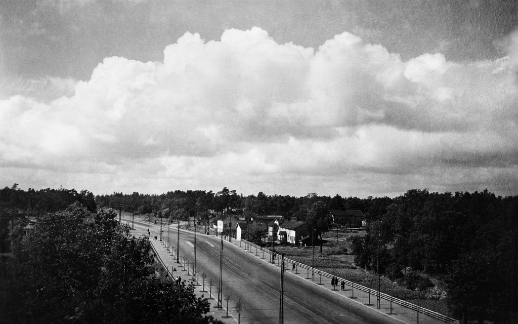Töölön tulli etelästä 1934. Mannerheimintie 69, 71, 106-114.