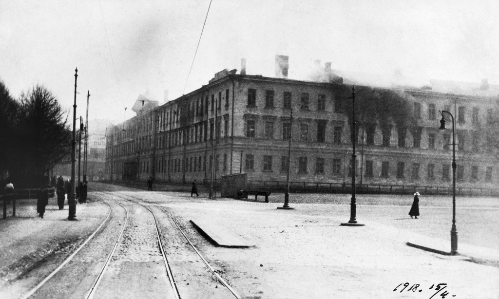 Helsingin valtaus 1918, Turun kasarmi palon jälkeen.