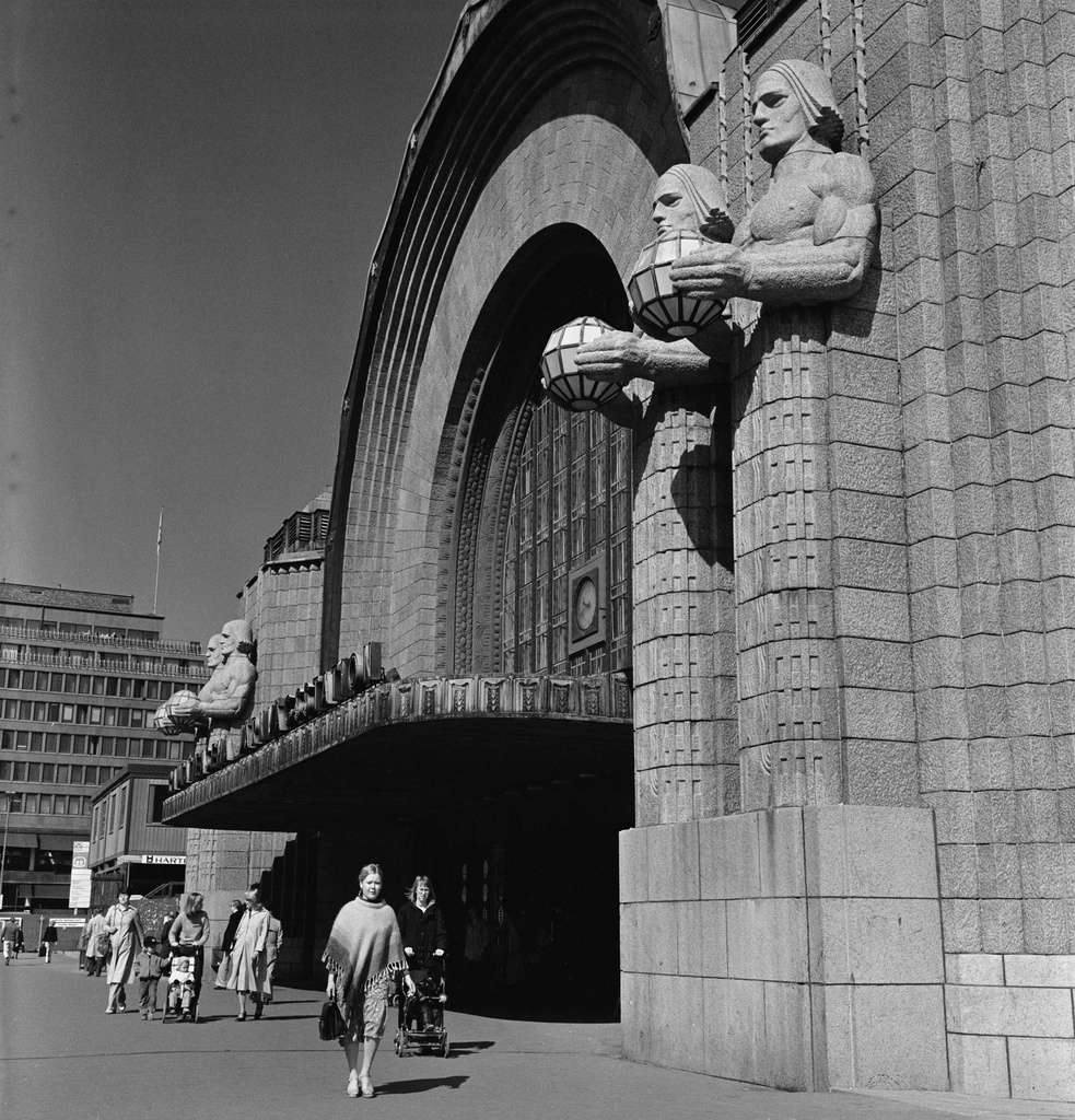 Rautatieasema, pääsisäänkäynti Kaivokadulla.