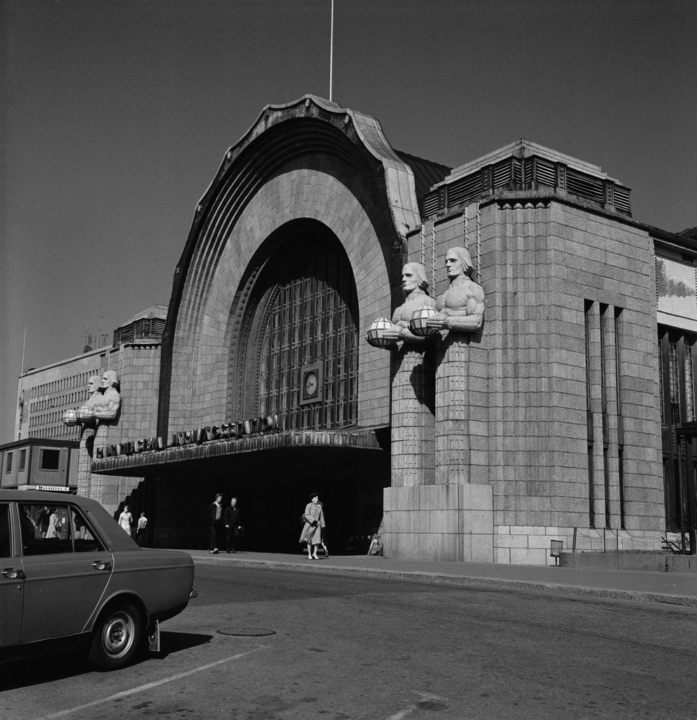 Rautatieasema, pääsisäänkäynti Kaivokadulla.