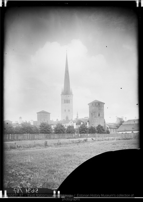 Linnamüüri tornid ja Oleviste kirik  duplicate photo