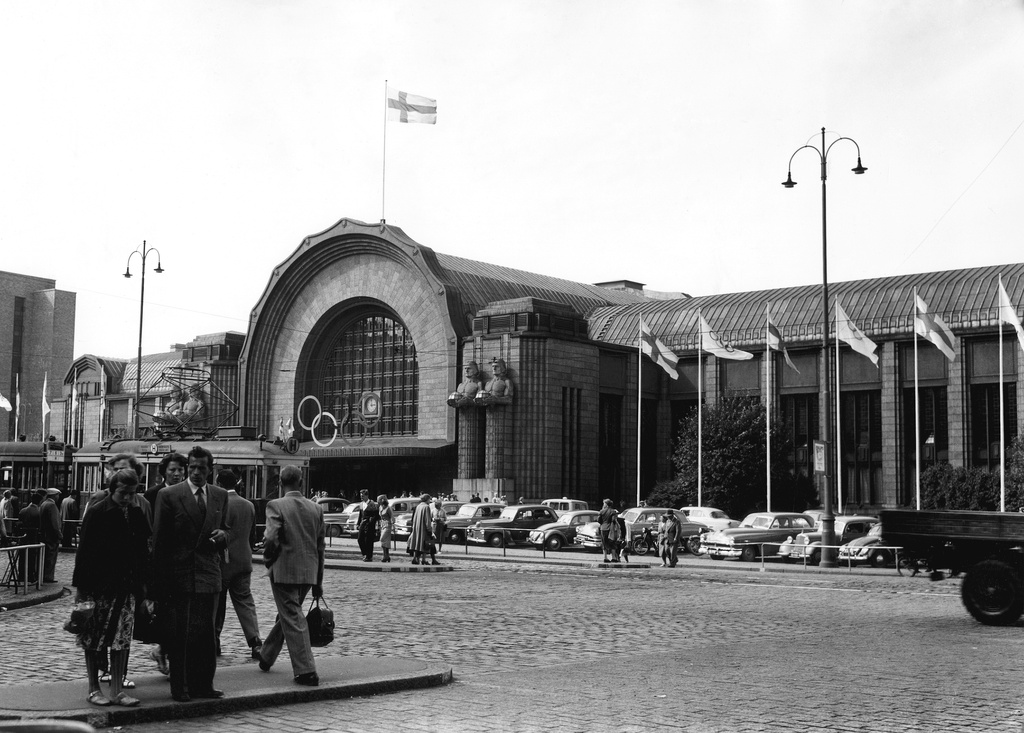 Helsingin rautatieasema olympialaisten aikaan.