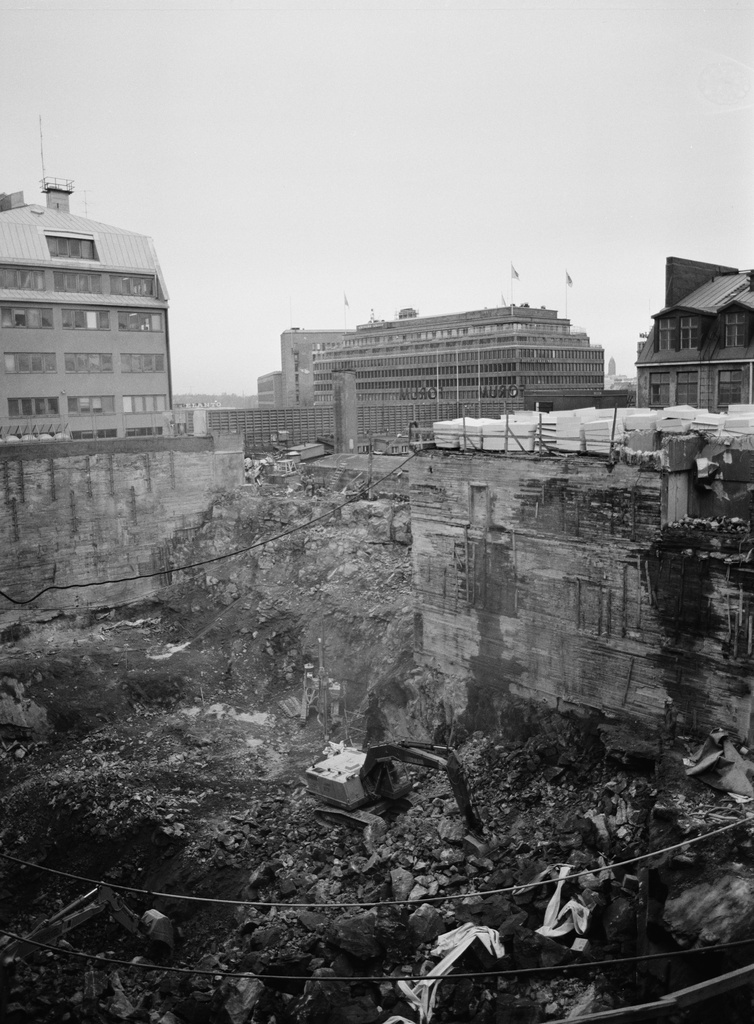 Forumin rakennustyömaa, Mannerheimintie 20.  Kuvattu Yrjönkadun puolelta.
