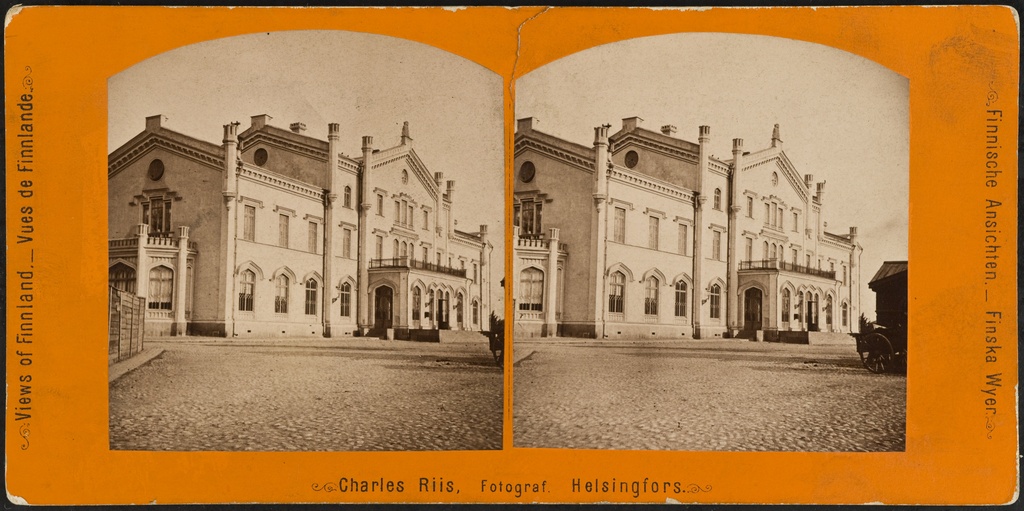 Helsingin vanha rautatieasema ja rautatientori, arkkitehti C. A. Edelfelt, 1861. Oikeassa reunassa näkyy osa Kaivokadun kaivoa.