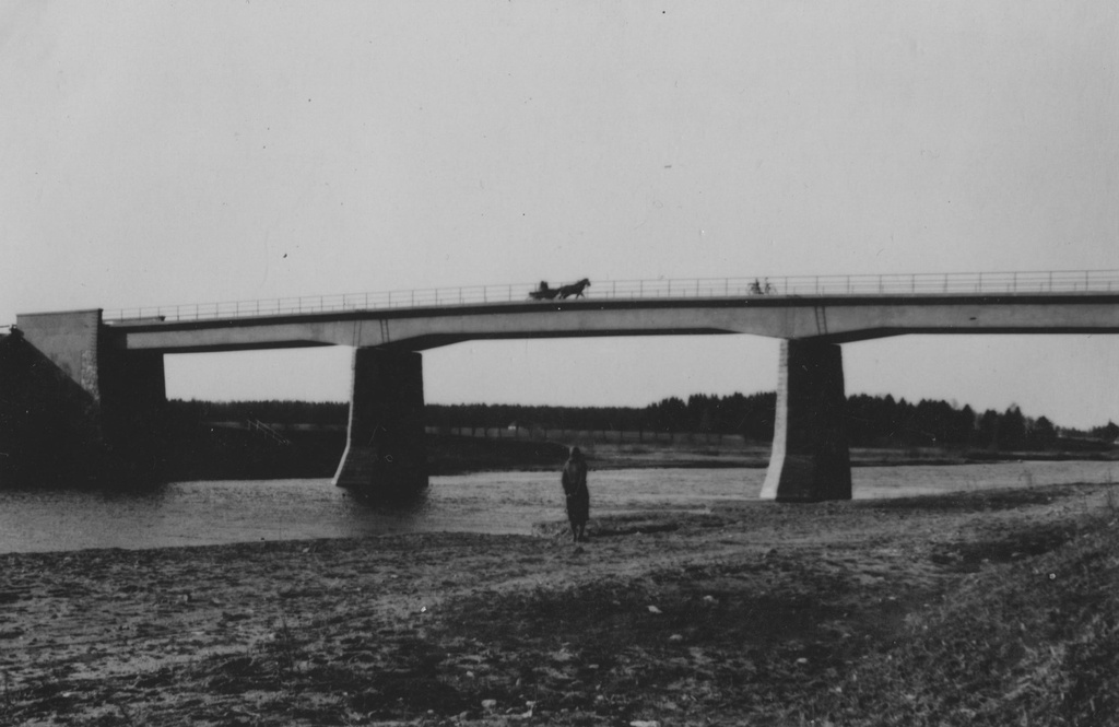 Horse vander on the Luunja Bridge in 1939
