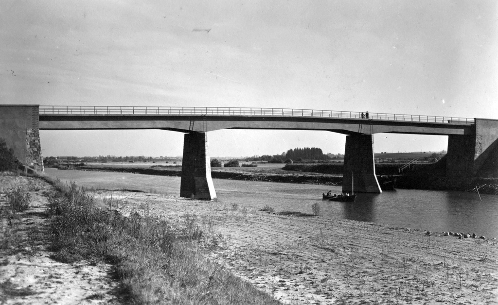 Newly prepared Luunja bridge in Emajõel 1939