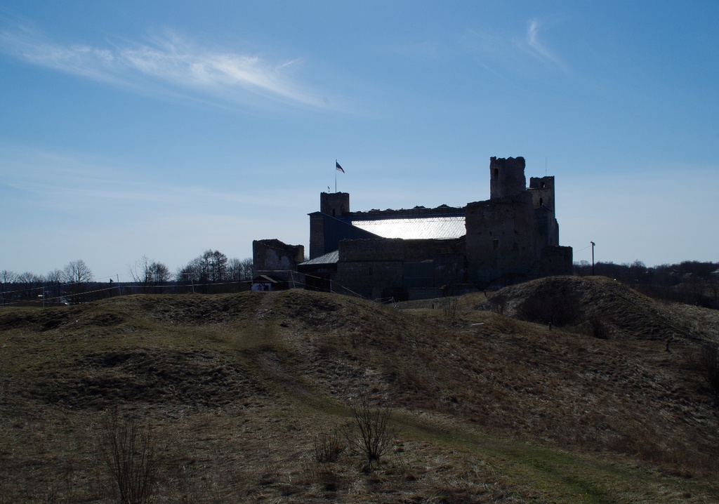 O. Fr. Pistohlkors, Rakvere ruins (on the right front plan of Fr. R. Faehlmann). Oil painting 1838. rephoto