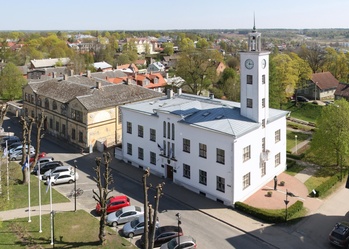 foto Viljandi, vaade veetornist raekojale rephoto