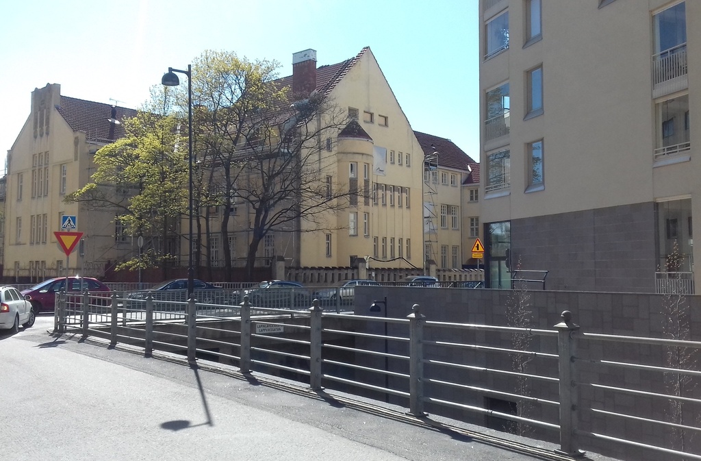 Marian sairaala Lapinlahdenkadun puolelta kuvattuna. rephoto