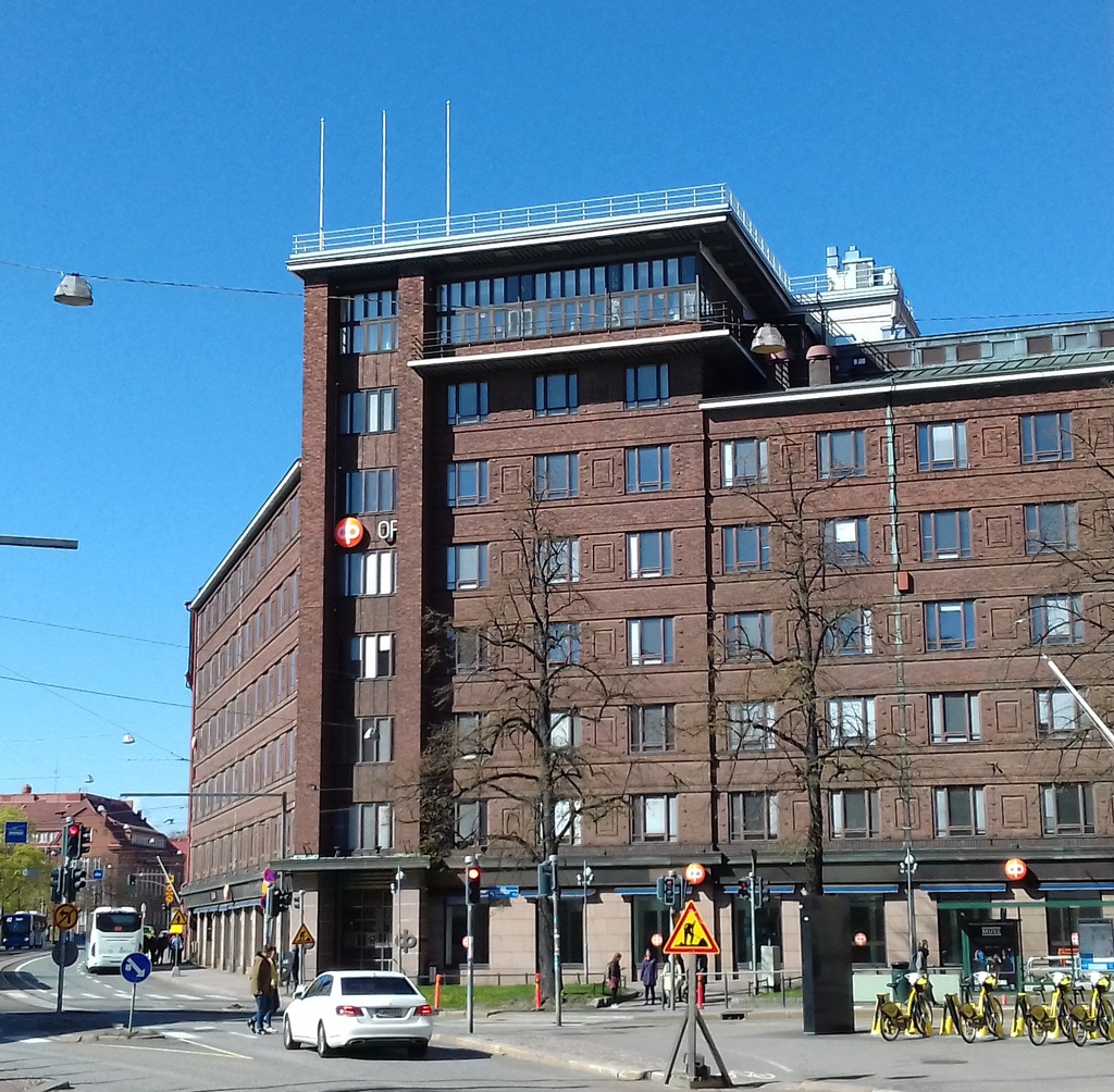 Näkymä Runeberginkadun ja Arkadiankadun risteyksestä pohjoiseen rephoto