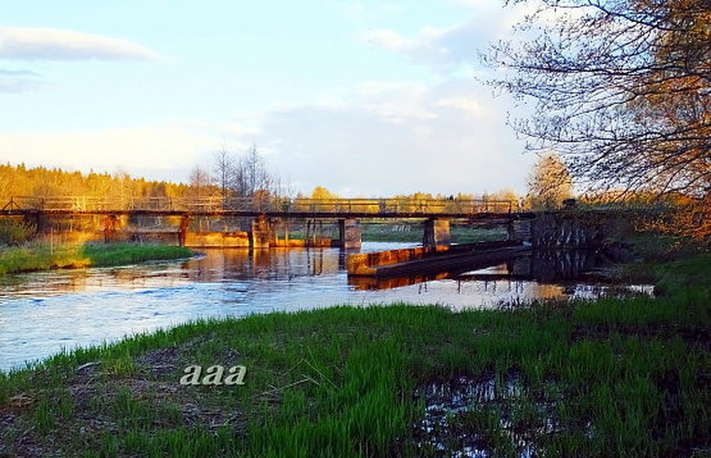 Pikaveski veskitamm ja -sild Jägala jõel rephoto