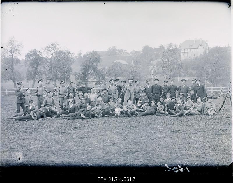 The military recurrence training is attended by spare troops.