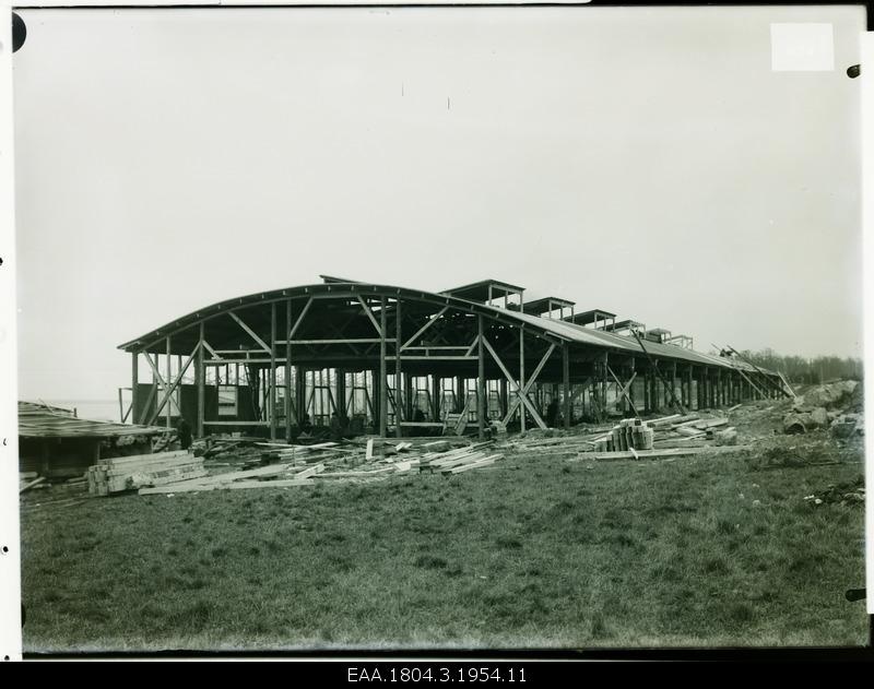 In the construction stage, arc hall