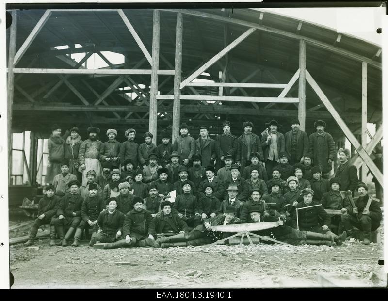 Workers, group photo