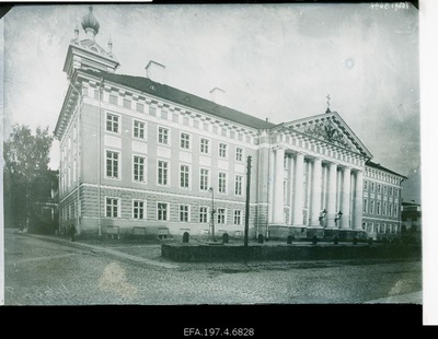 University of Tartu on Jaani Street.  duplicate photo